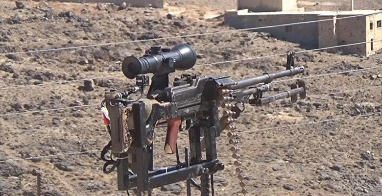 Σύρος κατασκεύασε «ρομποτικό ελεύθερο σκοπευτή» με πολυβόλο που πυροβολεί «μόνο του» (βίντεο)